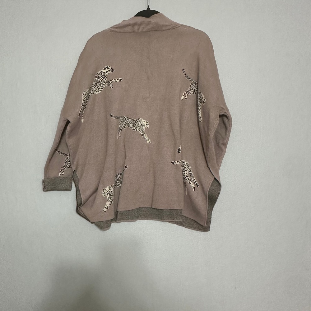 Entro Leaping Leopard Oversized Mock Neck Sweater Mauve Taupe Medium - Picture 3 of 6
